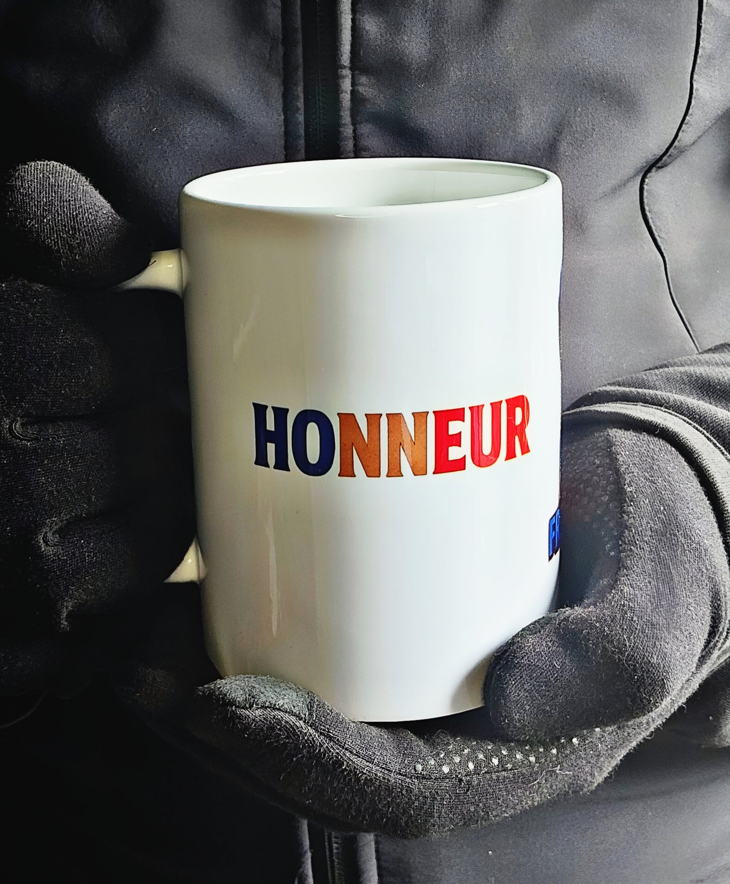 Mug “Fier d’être Français” – Honneur, Loyauté, Patrie